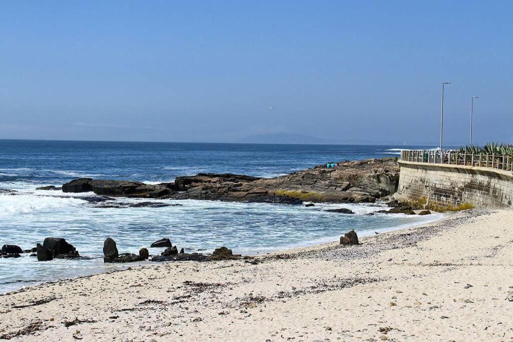 Appartement Blue Waters Studio With Sea Views From Balcony à Le Cap Extérieur photo