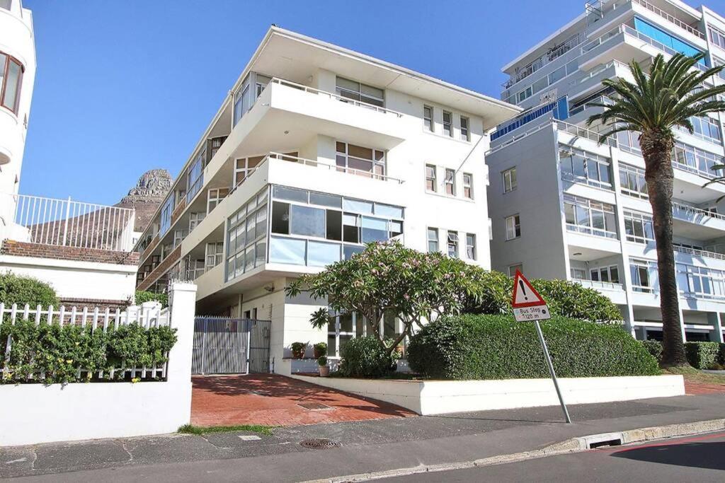 Appartement Blue Waters Studio With Sea Views From Balcony à Le Cap Extérieur photo